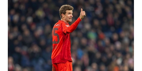Thomas Müller overweegt serieus contractverlenging bij FC Bayern München Thomas Müller overweegt serieus contractverlenging bij FC Bayern München